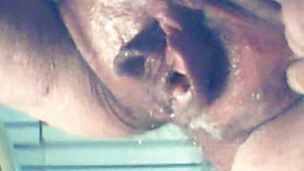 جوجه آسیایی کوچک بعد از رابطه جنسی، کلیپ های داغ سکسی مقداری دانه گرم روی صورتش می گیرد