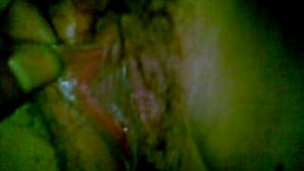 جوجه دانلود فیلم رایگان سکس بلوند پرشور دیک را سوار می‌کند و در موقعیت مبلغی کوبیده می‌شود