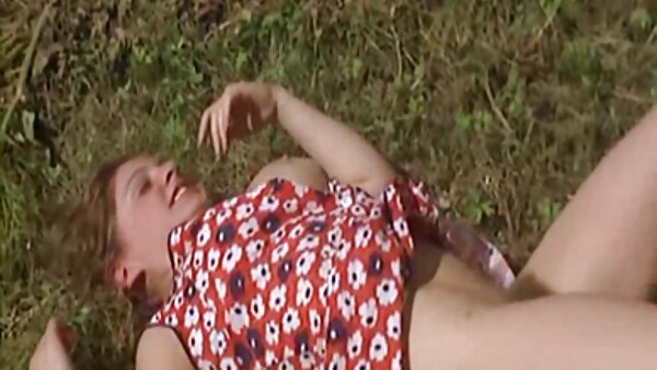بلوند دیوانه‌وار شاخی با غنیمتی دانلود رایگان فیلم سکسی سینمایی خوش‌شکل خروس را از پشت می‌گیرد