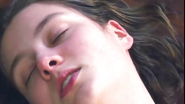 جسیکا نایکس، سکسی دانلود رایگان فیلم بلوند دیوانه خروس، به معشوقش دم دستی می دهد